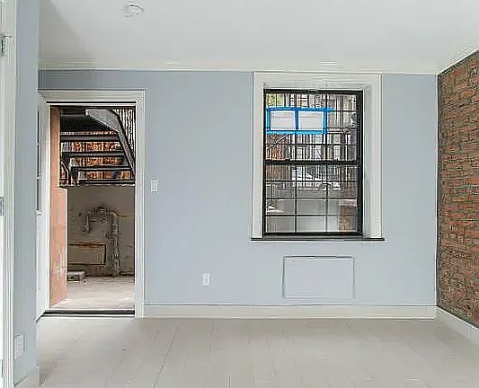 4th image of 221 E 11th St #Rg1