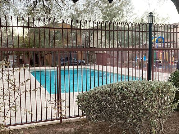 4th image of 10141 Mayflower Bay Ave