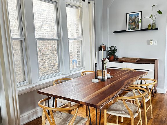 5th image of 3007 W Lyndale St APT 3