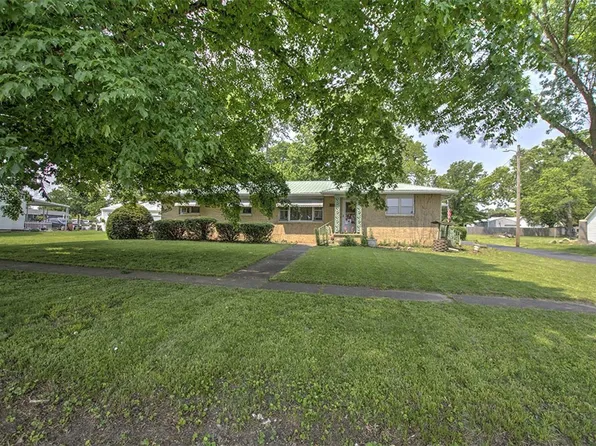 427 S Madison St, Cerro Gordo, IL 61818