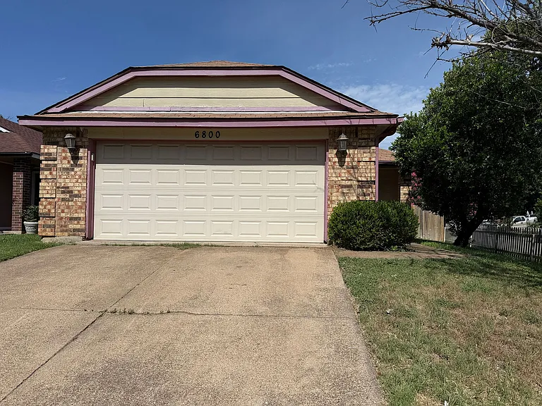 6800 Cuculu Dr — Photo 1