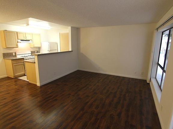 4th image of 1531 N Detroit St APT 103
