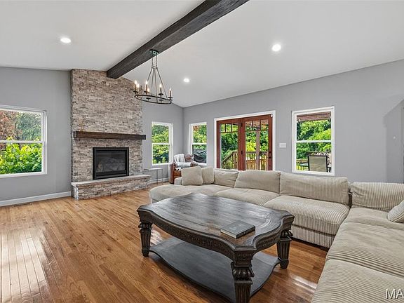 3rd image of 1444 Ronald Dr