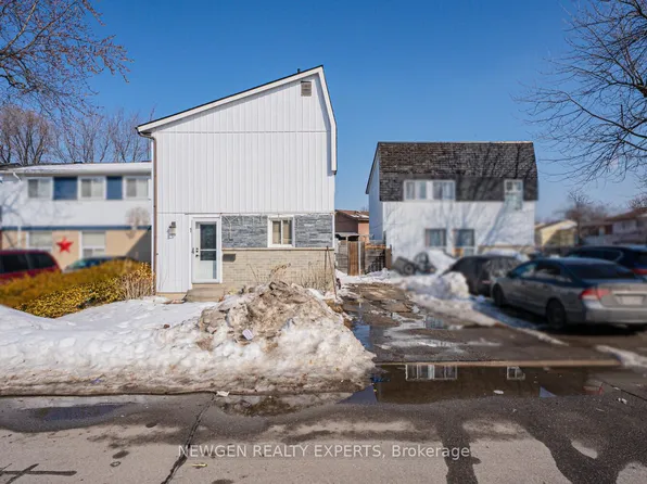 1 Jacobs Sq, Brampton, ON L6S 2M4