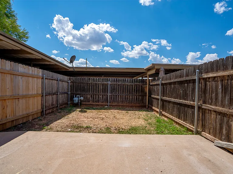 4533 Bermuda Dr — Photo 20