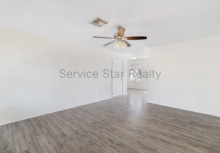 6418 W Laredo St — Photo 5