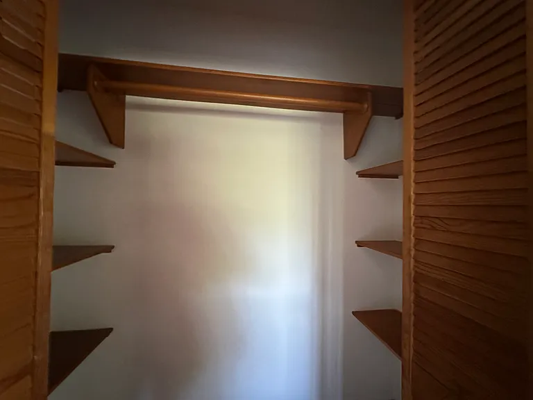 529 W Shore Dr — Photo 17