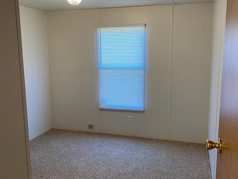 3rd bedroom or separate office room