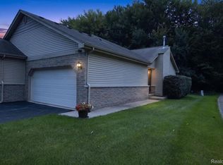17448 Ava Ct, New Boston, MI 48164