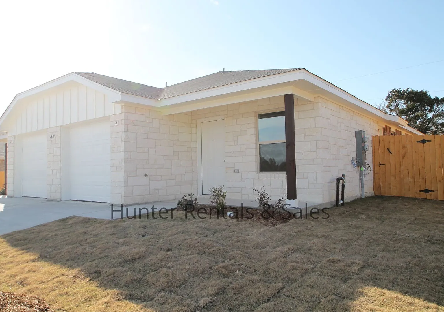 Modern Newer Duplex off Warrior's Path in Harker Heights — Photo 2