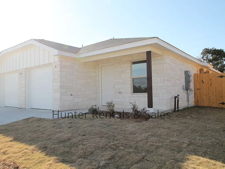 1810A Ponca Trce — Photo 2
