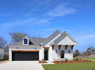38200 Woodland Trail Dr, Prairieville, LA 70769