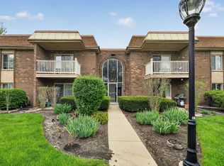 902 W Alleghany Dr APT 1D, Arlington Heights, IL 60004