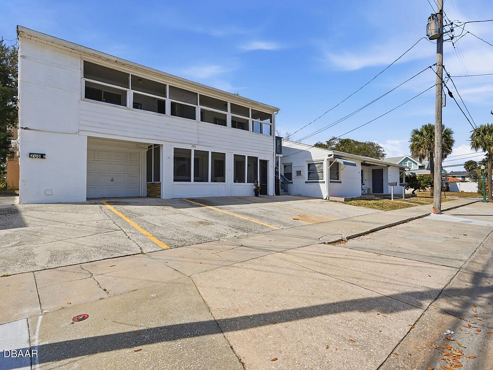 1st image of 200 S Oleander Ave
