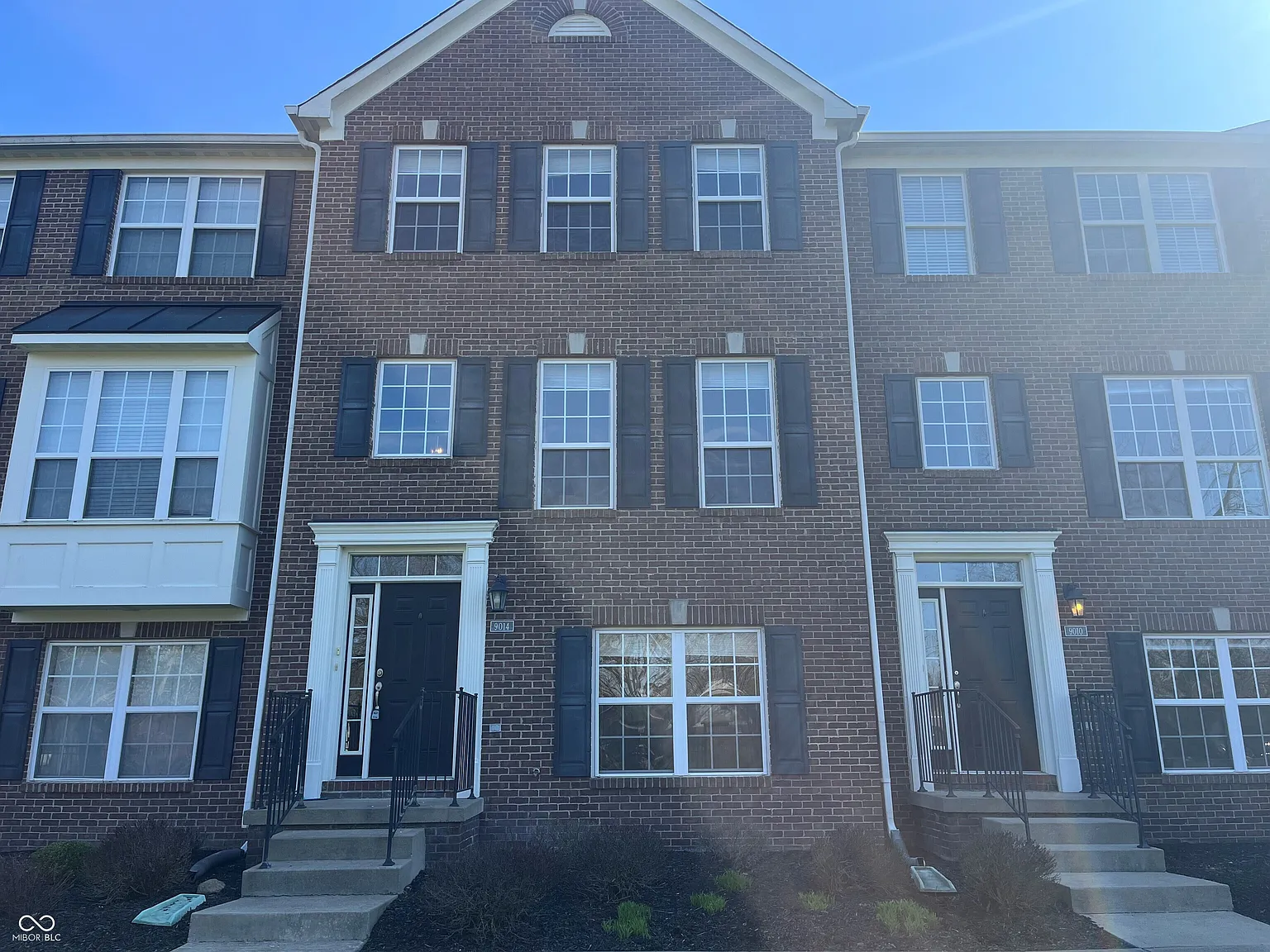3 bed, 2.5 bath, 1160 sqft, $1,999 — Photo 1