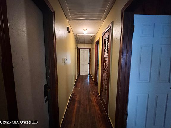 4th image of 229 S Sykes Rd