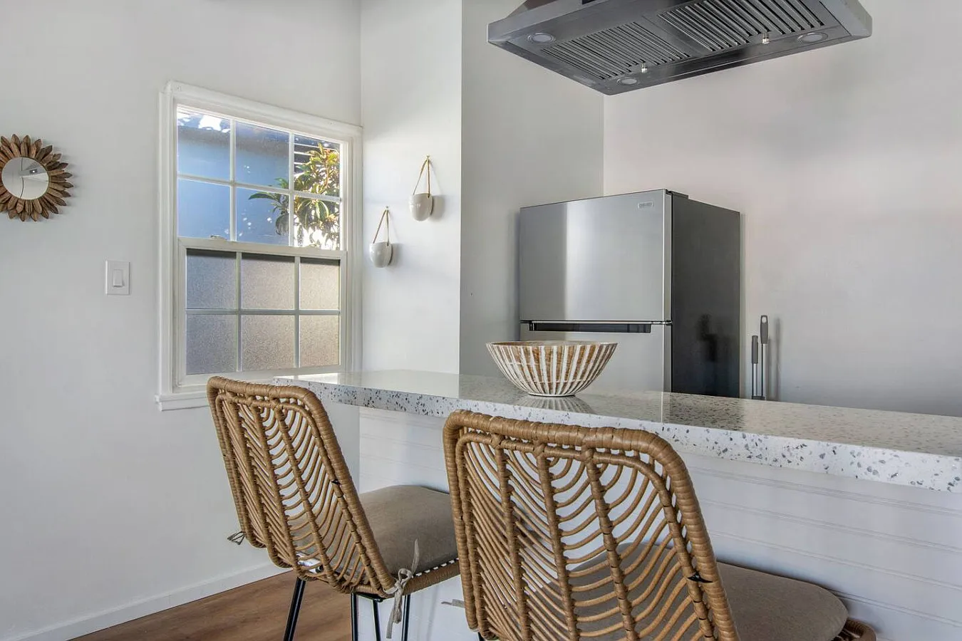 Studio, 425 sqft, $3,500 — Photo 2