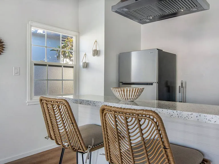 1430 Manhattan Beach Blvd #4 — Photo 2