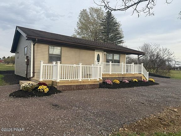4th image of 2154 Easton Tpke