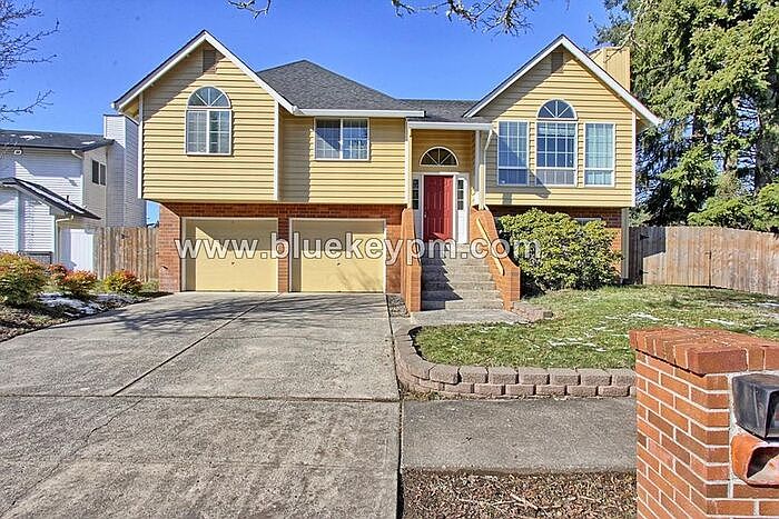 1st image of 1828 NE 152nd St