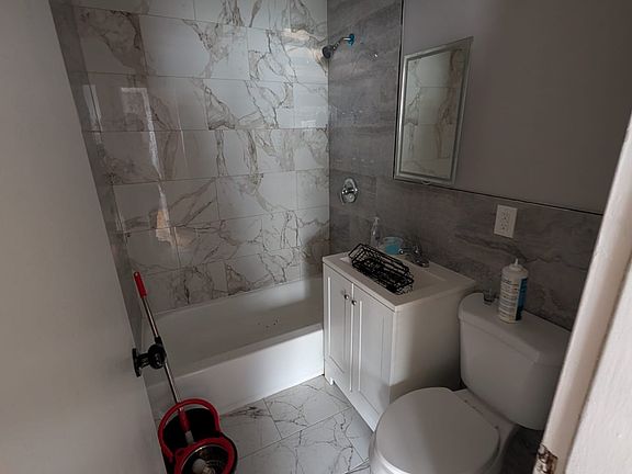 5th image of 903 Stuyvesant Ave #1