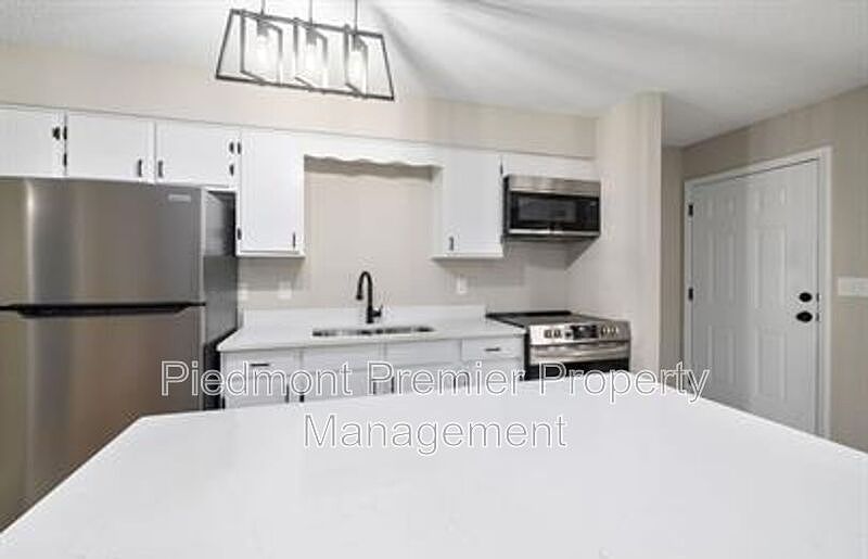 1st image of 800 Arlington St APT C