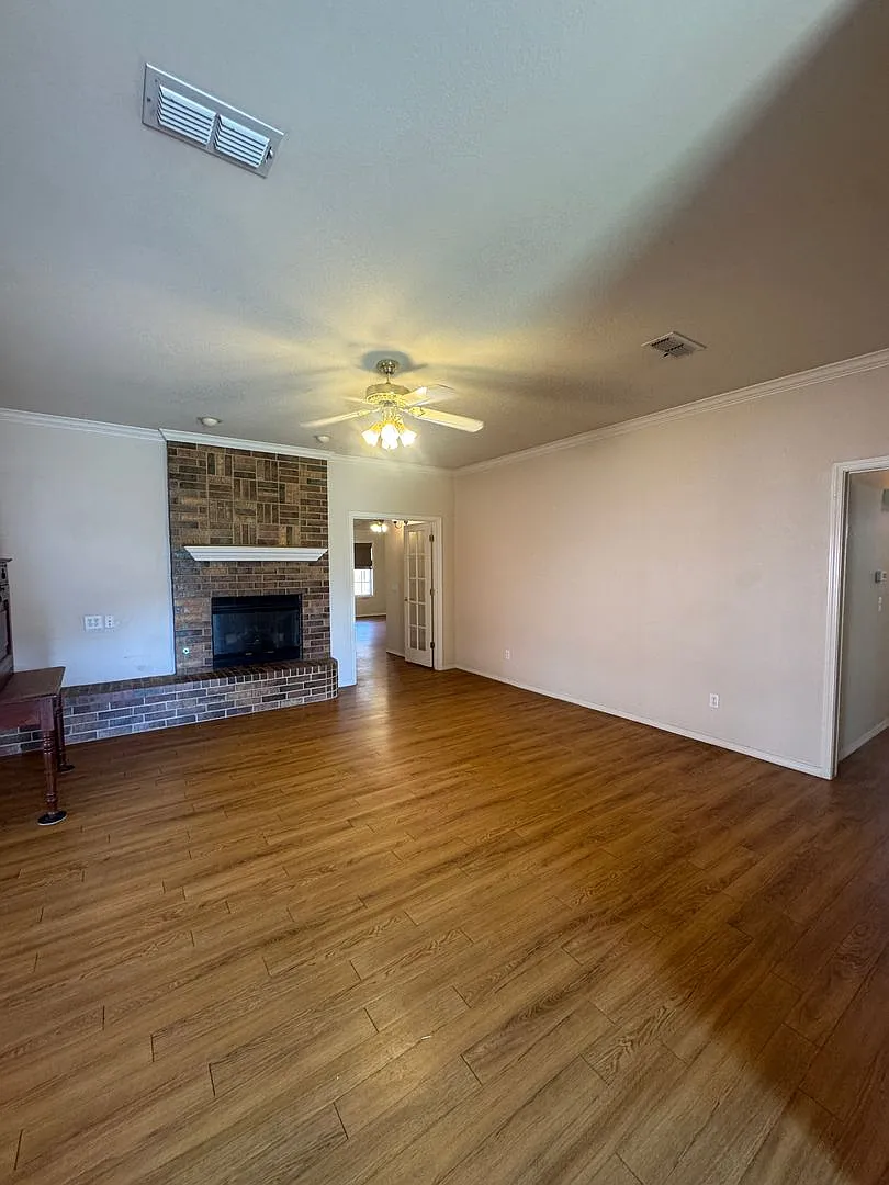 Located in CISD 3/2/2/2 Beautiful Home! — Photo 4