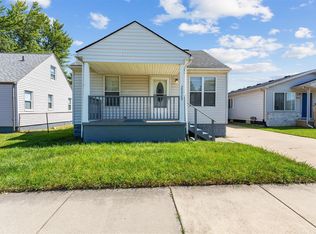 29920 Pinehurst St, Roseville, MI 48066