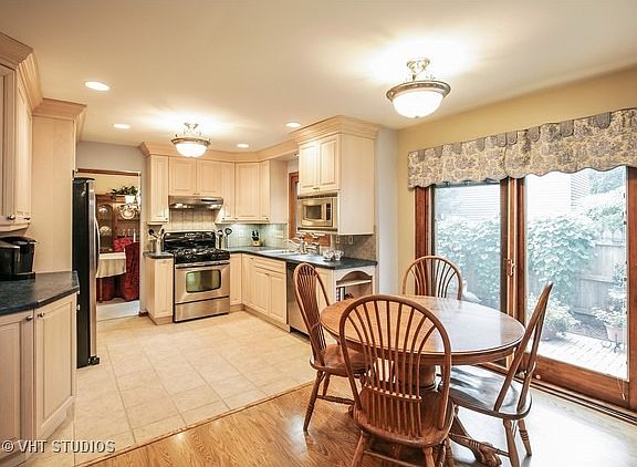 4th image of 1331 Johnstone Dr