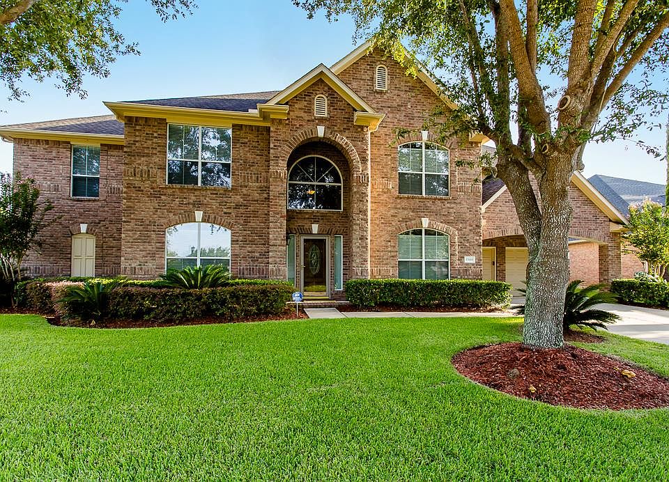 1st image of 13618 Lakehill Park Ln