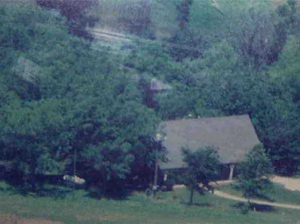 6820 S Hillside School Rd, Oak Grove, MO 64075