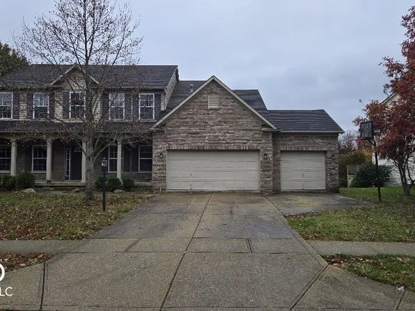 8235 Thorn Bend Dr, Indianapolis, IN 46278