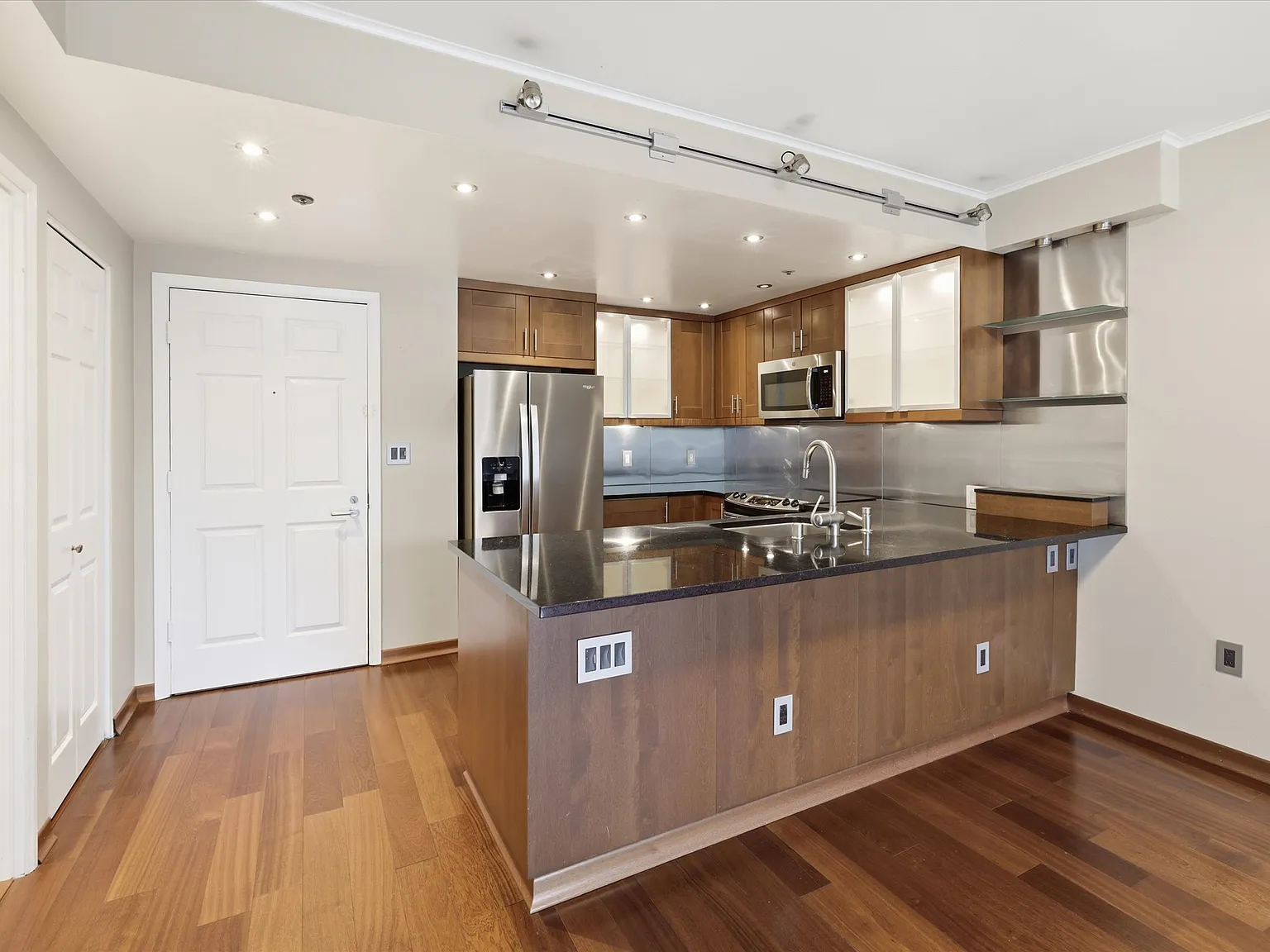 2600 2nd Avenue — Photo 2