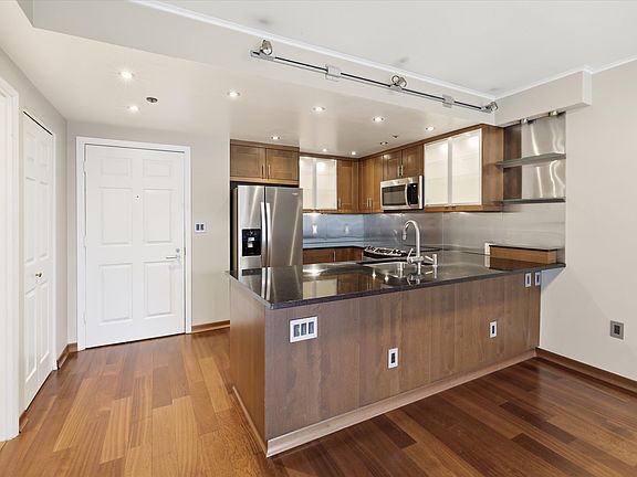 3rd image of 2600 2nd Ave APT 508