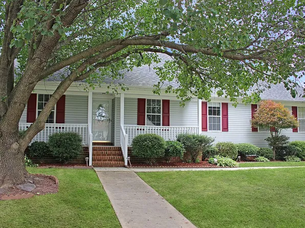 5401 Larkspur Rd, Portsmouth, VA 23703