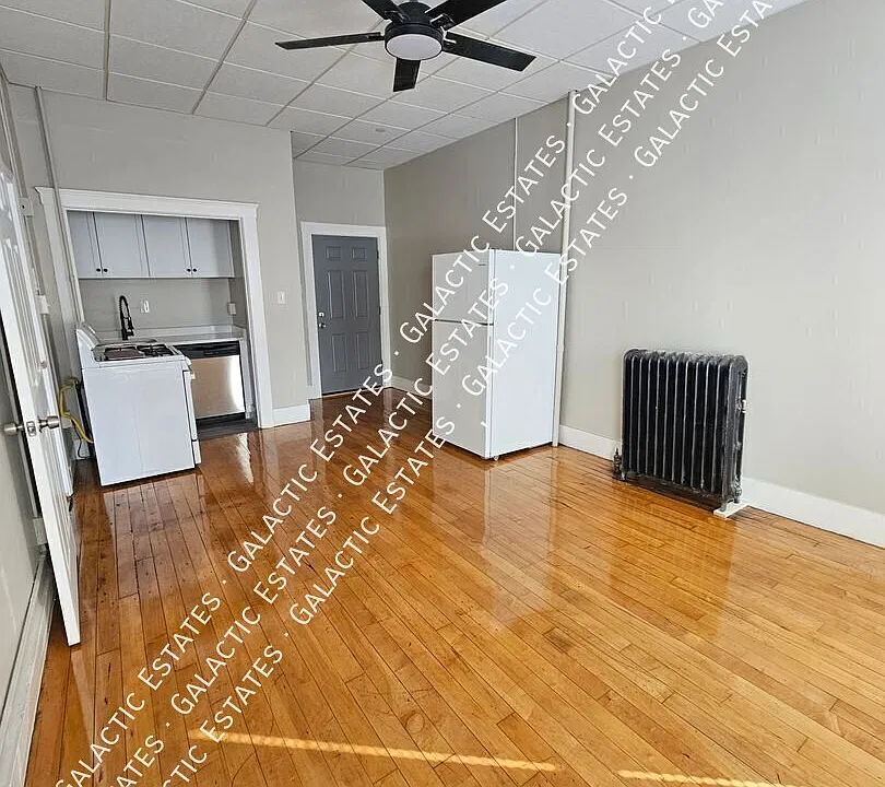 1061 Elm St #303