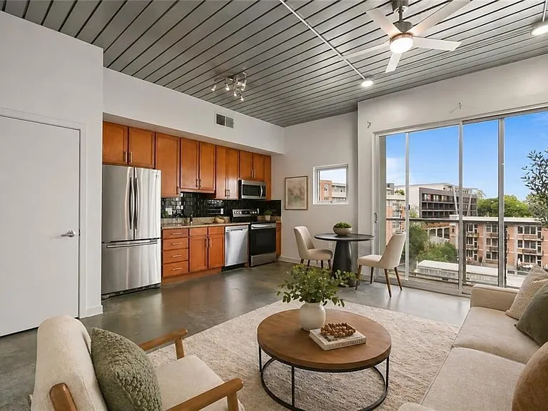 620 Glen Iris Dr NE #501 — Photo 2
