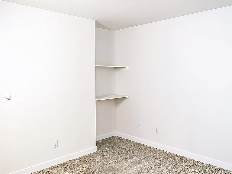 Courtside Apartments — Photo 9