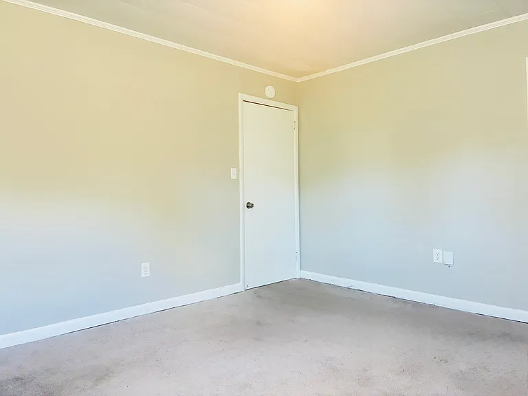 313 E Gibbs St — Photo 10