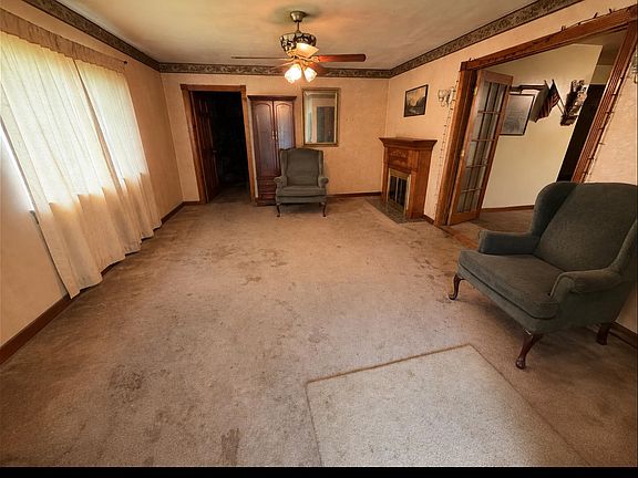 5th image of 1000 Smith Creek Rd