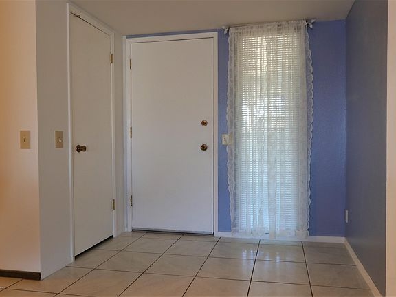 3rd image of 10418 W Signal Butte Cir