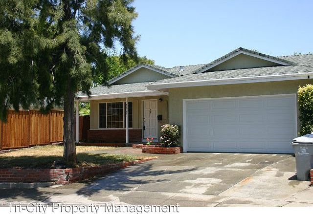 1st image of 47650 Bannon Ct