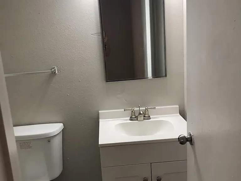 Casa Del Rey Apartments — Photo 7