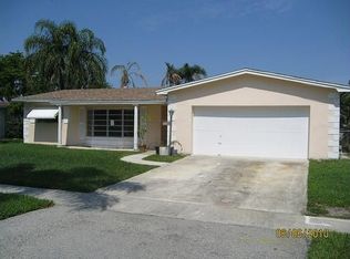 2140 NW 82nd Ter, Pembroke Pines, FL 33024