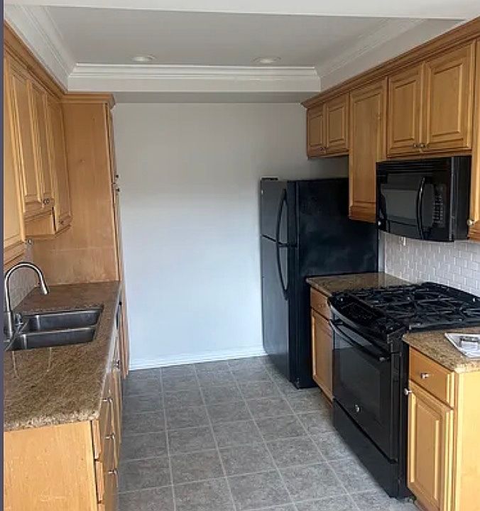 1st image of 1023 Ocean Park Blvd #1