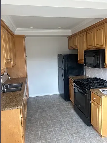 1023 Ocean Park Blvd Photo 1
