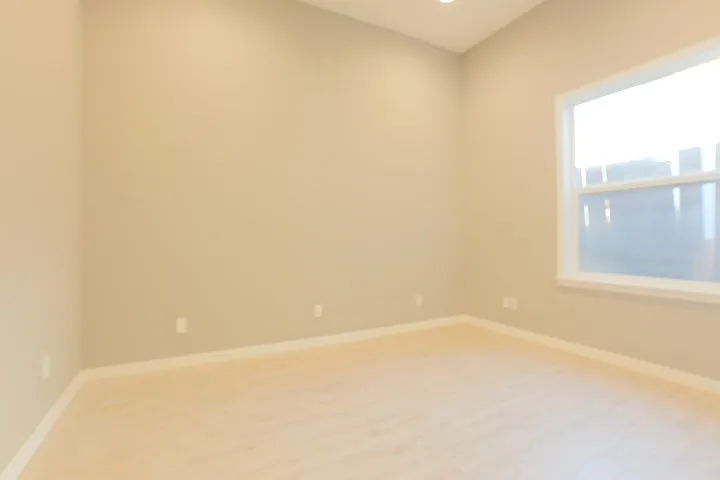 1 bed, 735 sqft, $2,299 — Photo 4