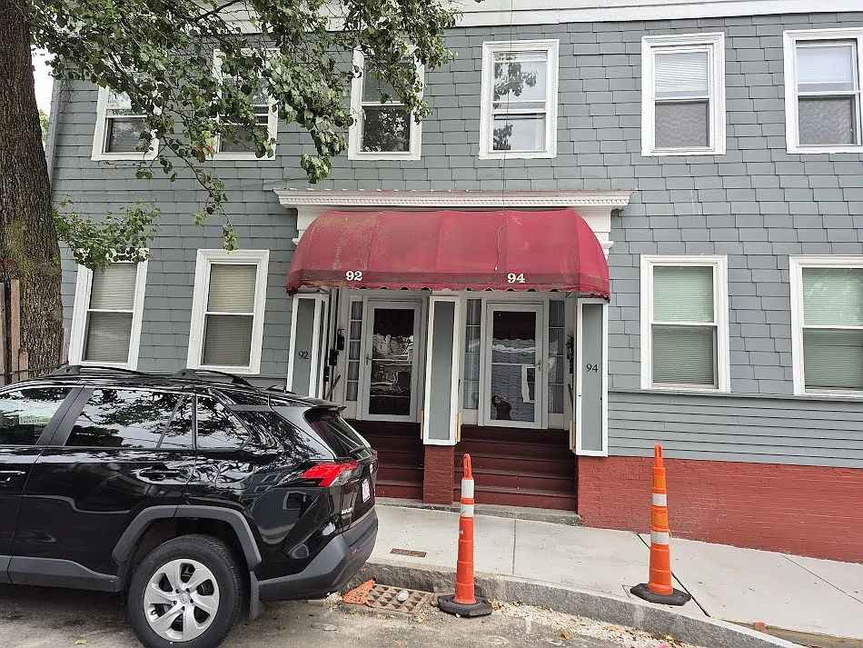 4 bed, $4,200 — Photo 2