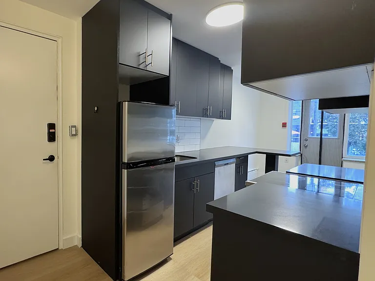 420 Eglinton Ave E #301 — Photo 5