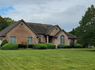 5373 Crown Ct, Swartz Creek, MI 48473